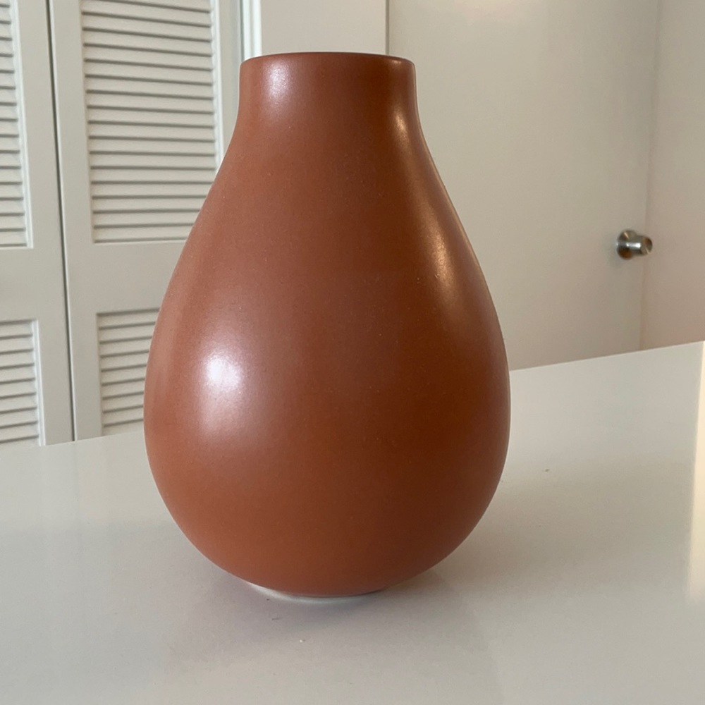 Ceramic vase